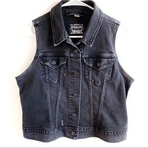levi's trucker vest